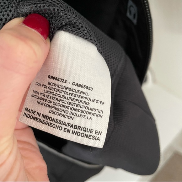 Nike Women’s Water Repellent Jacket - Picture 7 of 8